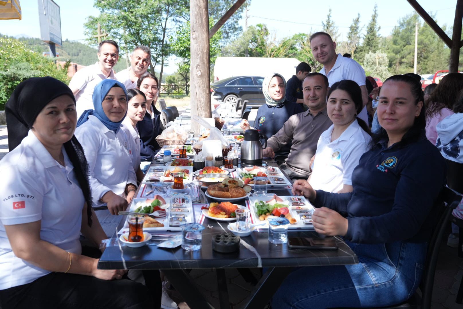 Başkan Akdenizli, Kadın Personelin Anneler Günü’nü Kutladı