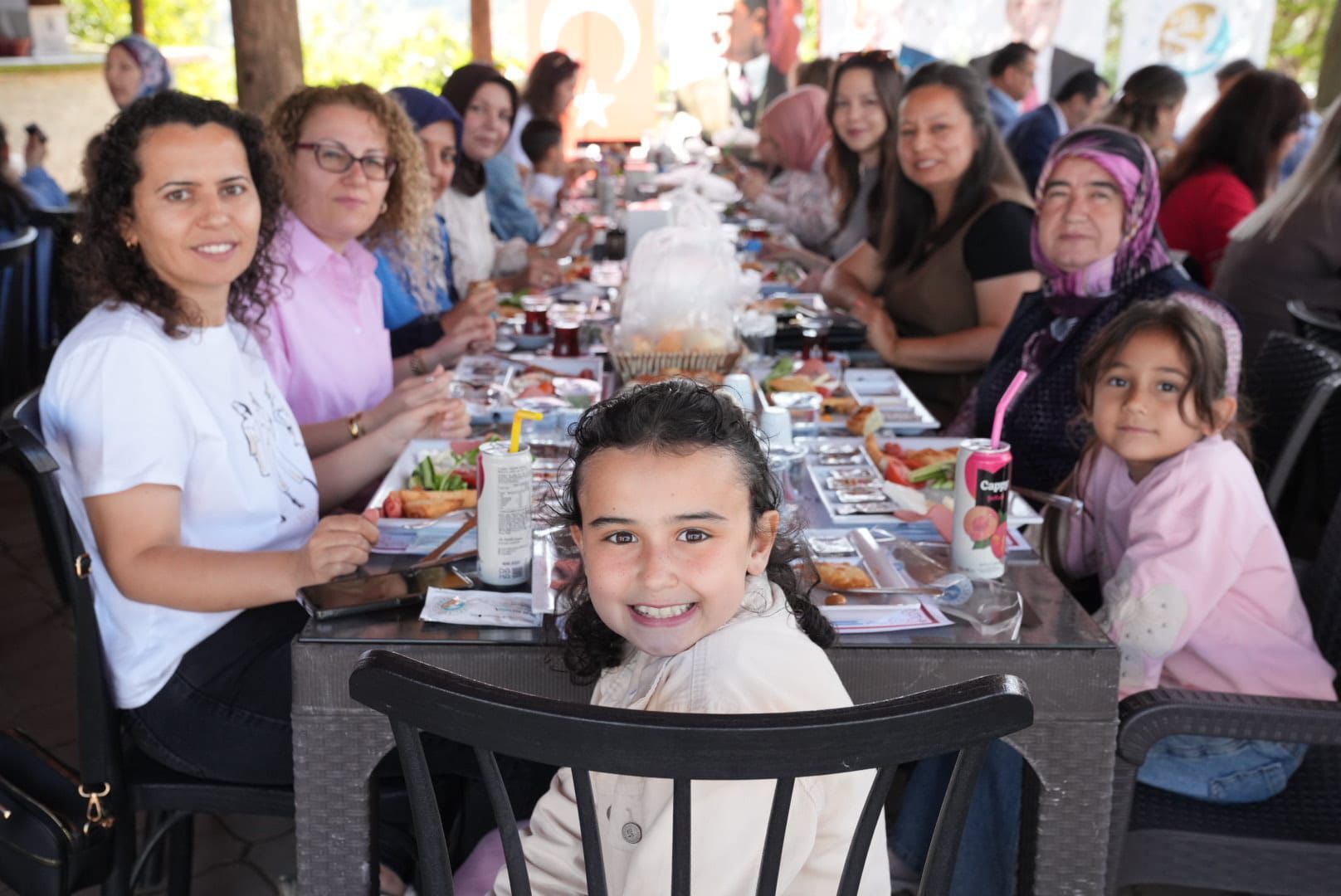 Başkan Akdenizli, Kadın Personelin Anneler Günü’nü Kutladı