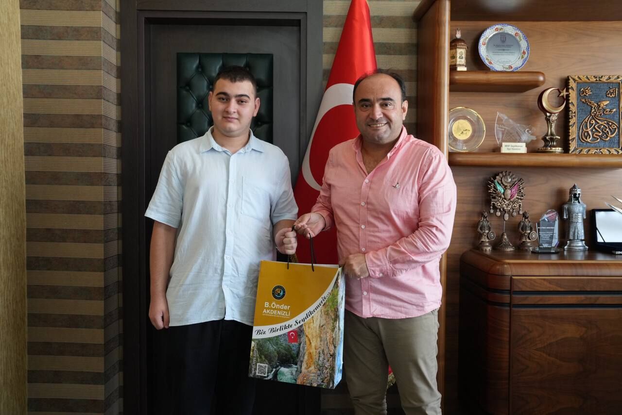 Başkan Akdenizli, Seydikemer’de Dereceye Giren Öğrencileri Ödüllendirdi