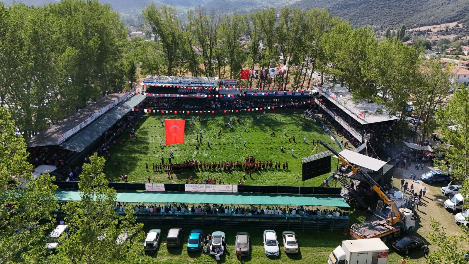 Başkan Akdenizli’den Güreşseverlere Teşekkür