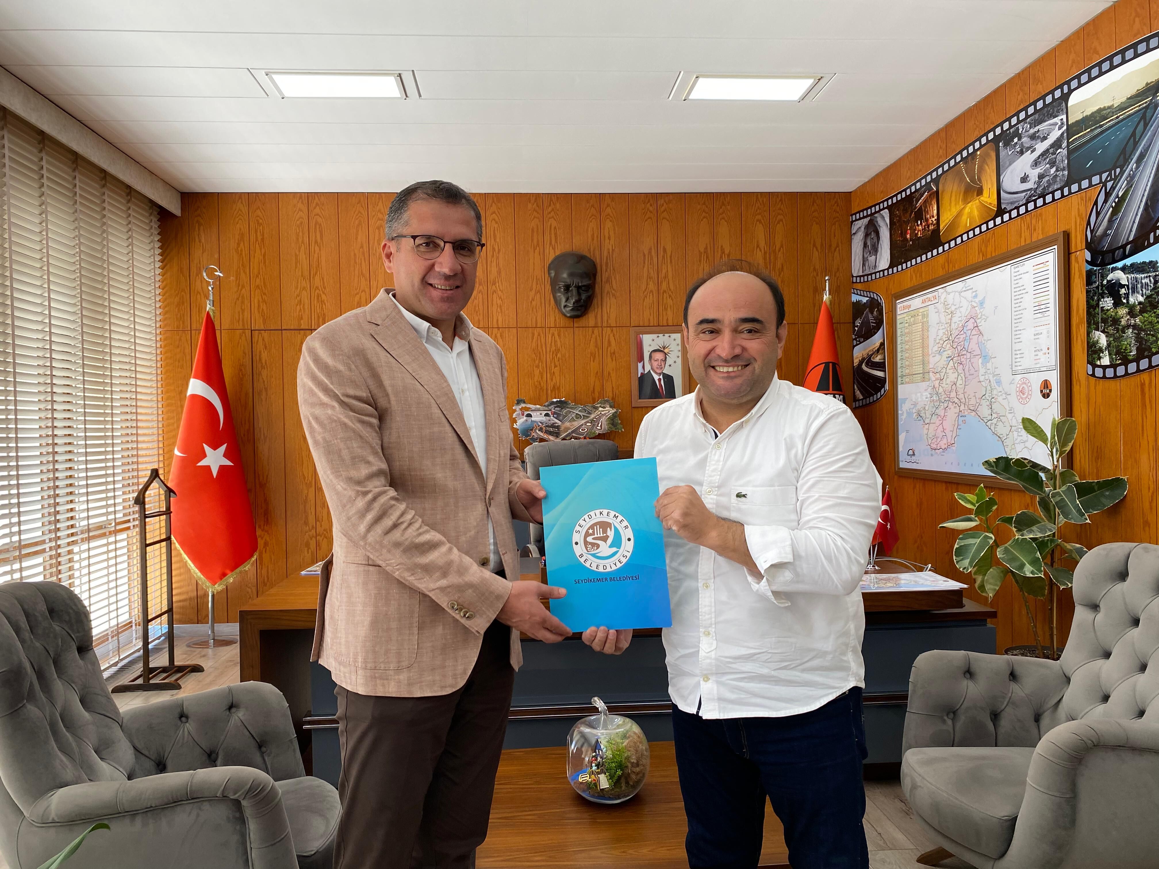 Başkan Akdenizli; “Her İki Kara Yolunda Da Çalışmalar Hızla Devam Ediyor”