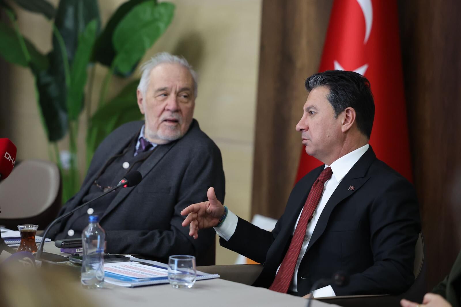 Prof. Dr. Ortaylı'nın Geniş Kitap Koleksiyonu Muğlalılar ile Buluşacak