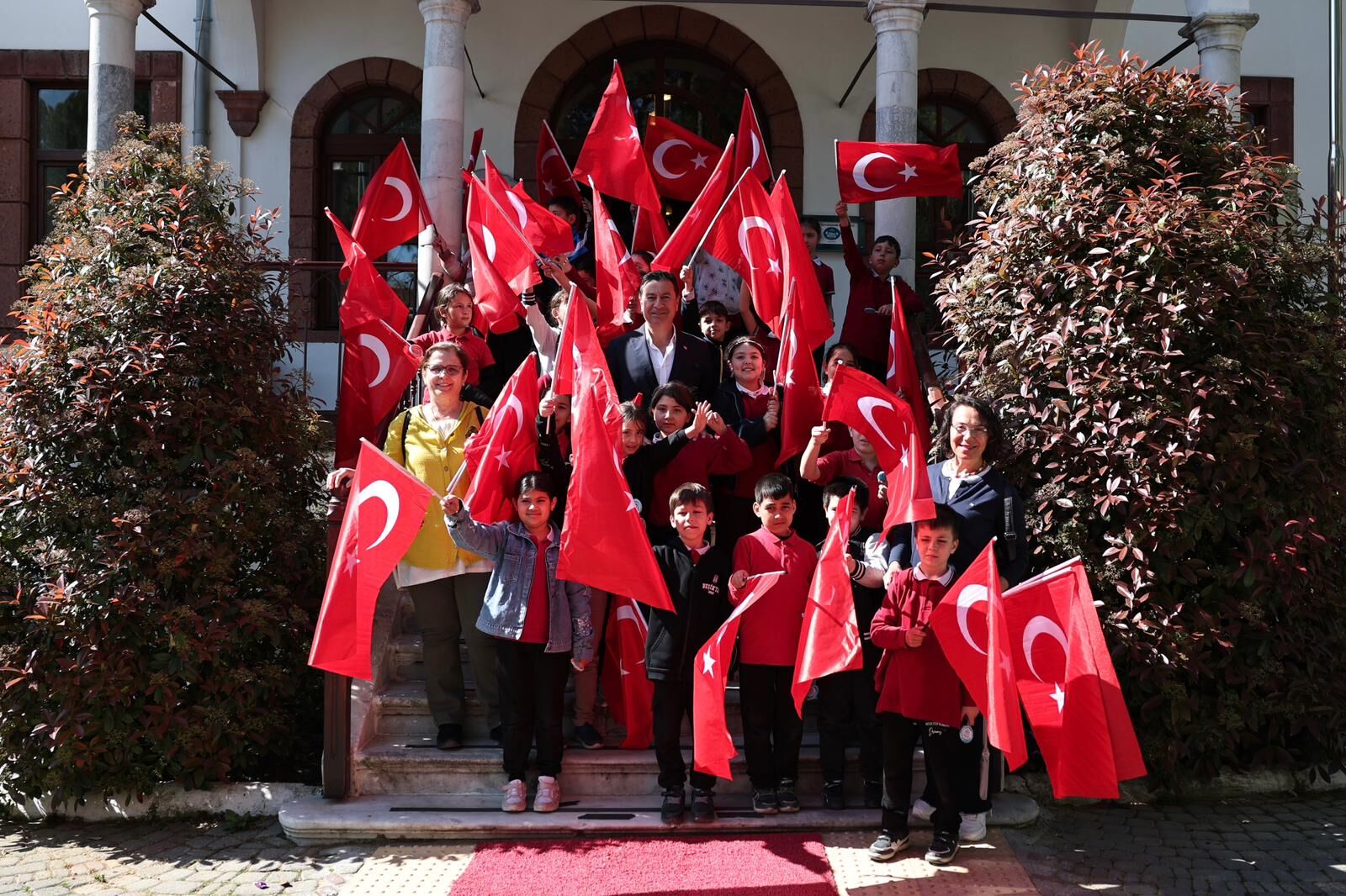 Başkan Aras’tan 23 Nisan Mesajı