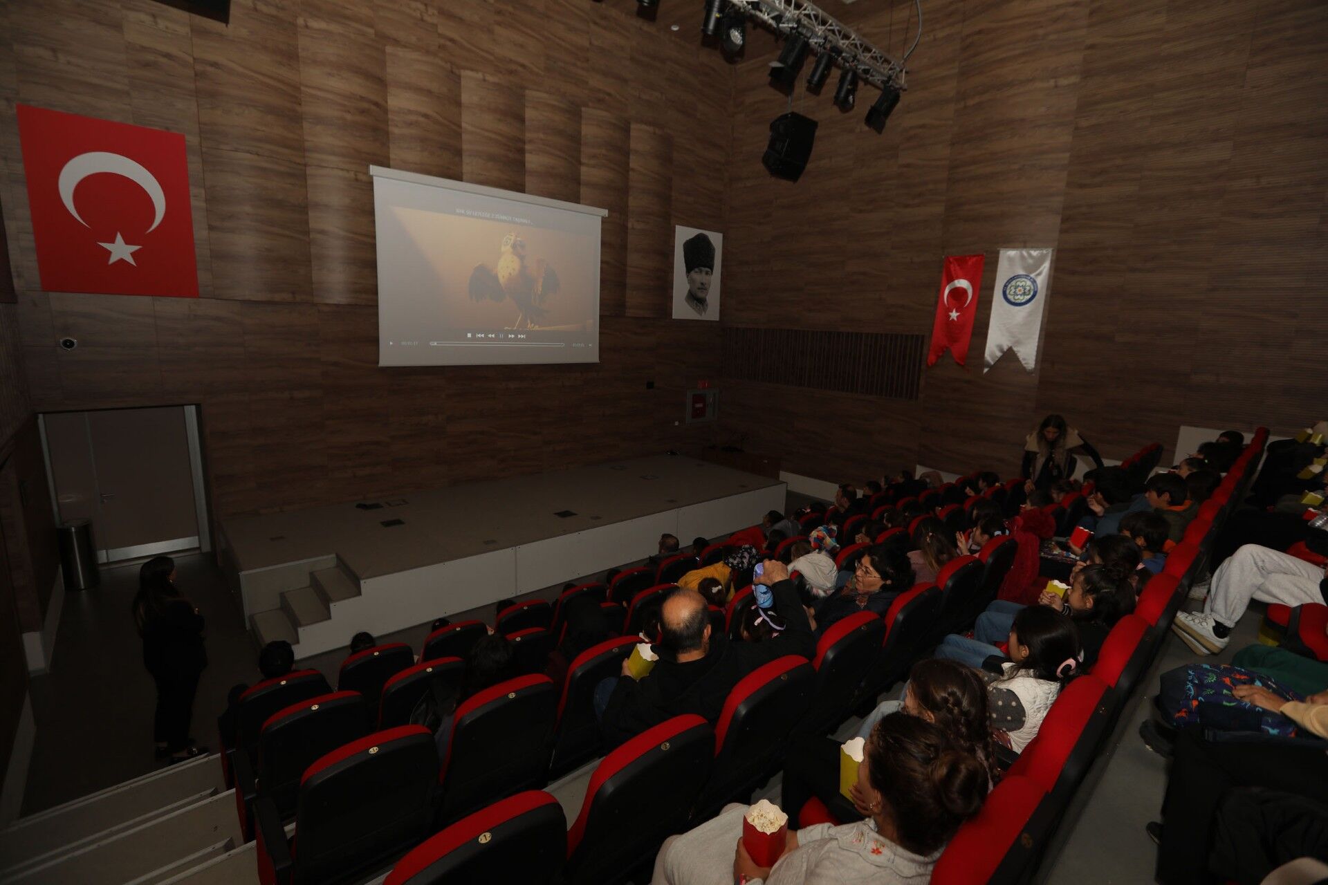 Çocuklar Gerçek Sinema Deneyimi Yaşadı
