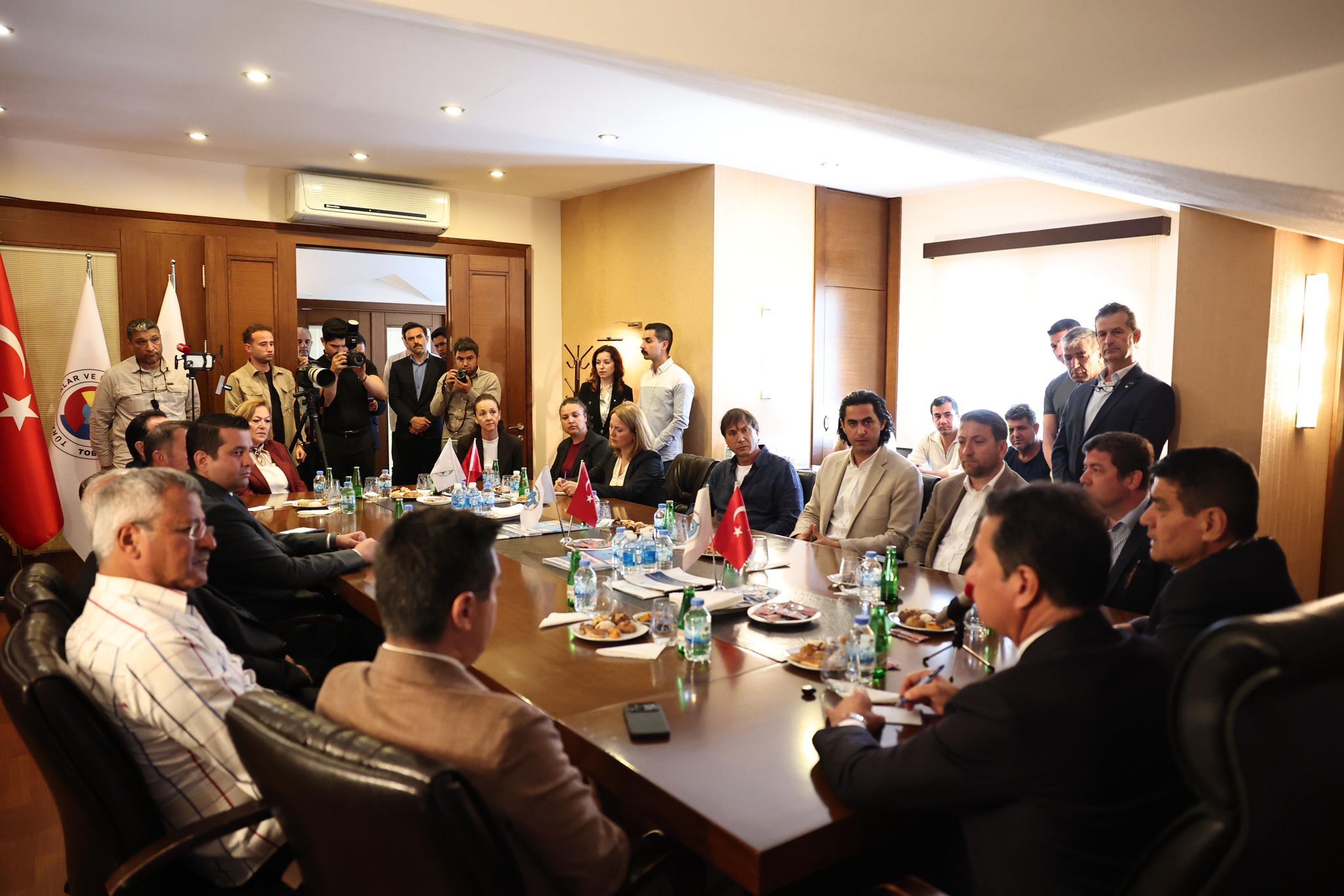 Başkan Aras’tan Fethiye ve Marmaris’te Sektör Buluşmaları