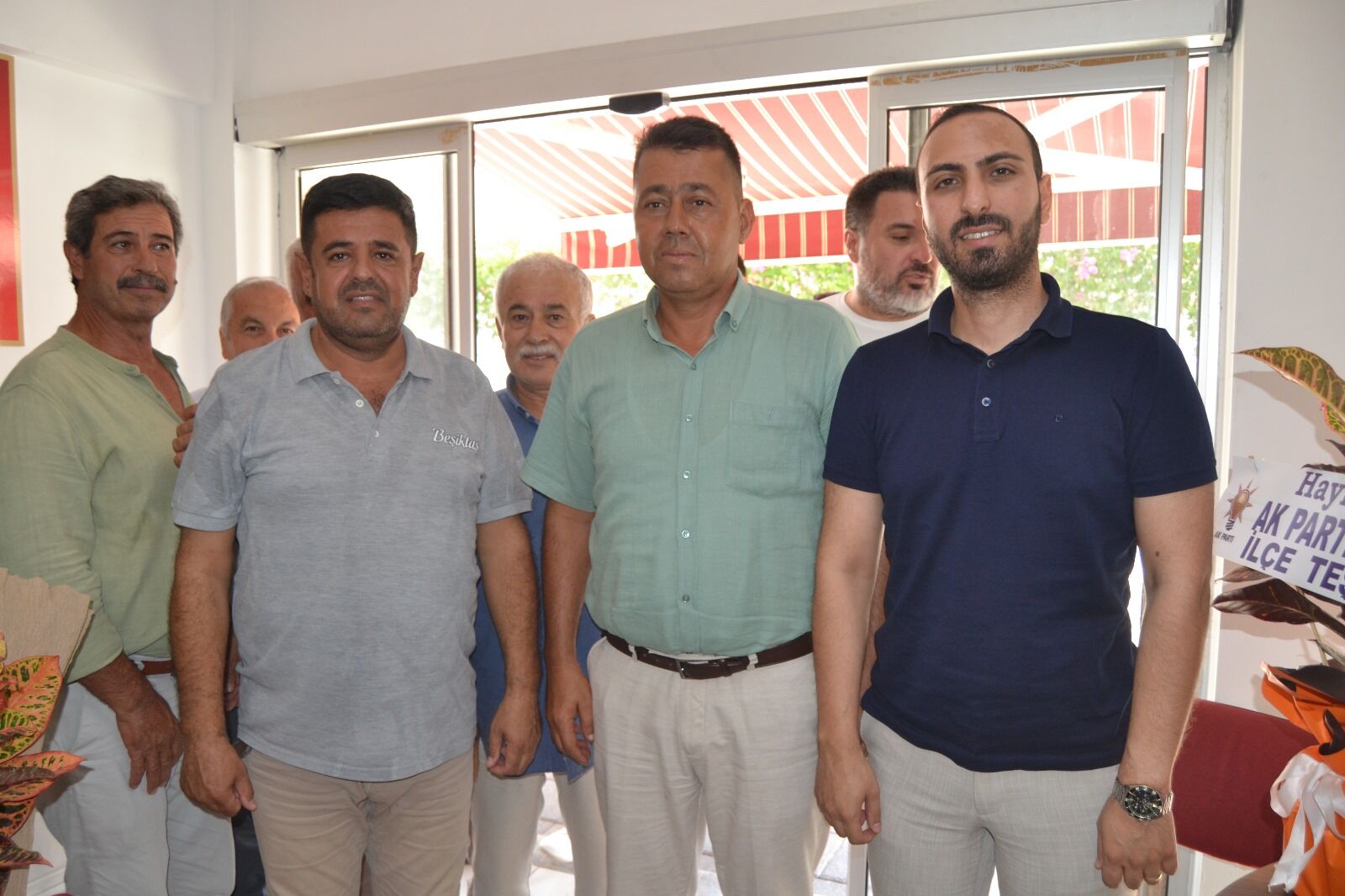 Başkan Ayıkol’dan, Muhtarlar Derneğine Hayırlı Olsun Ziyareti