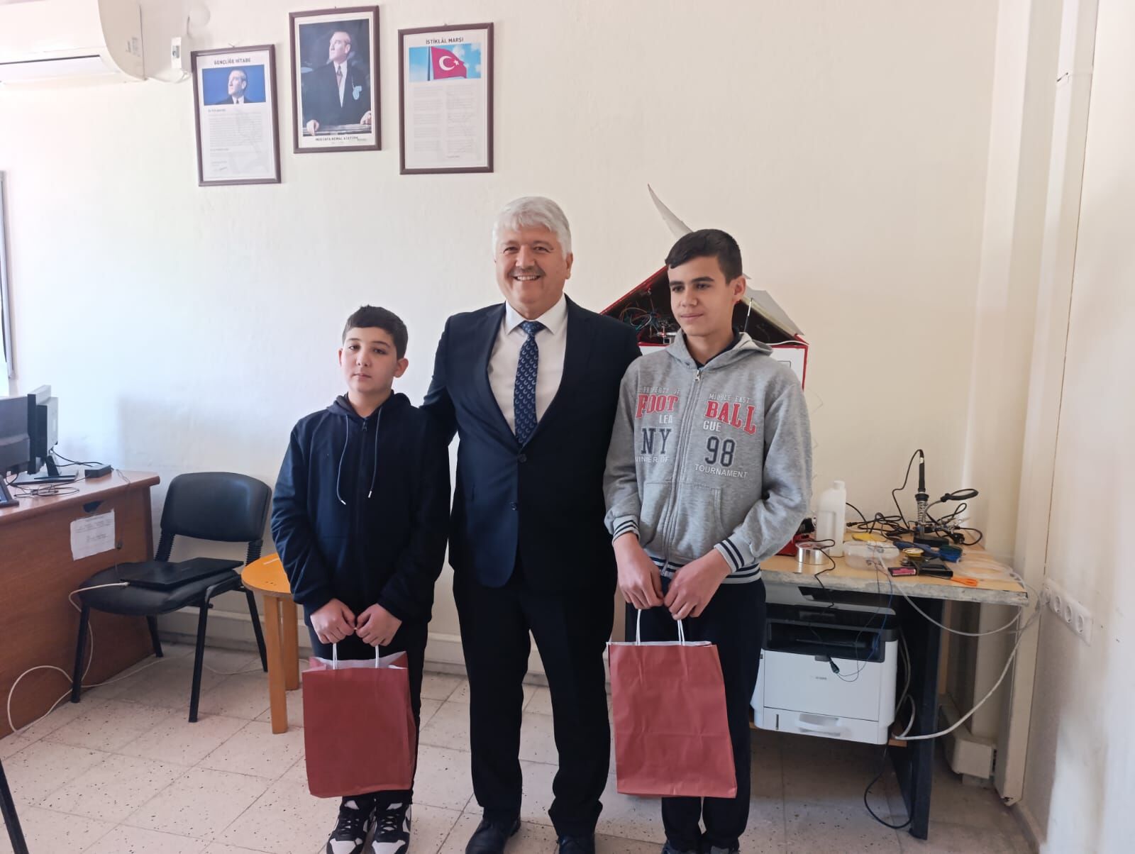 Başkan Büklü’den Tübitak Projeleri Yarışmasında Başarılı Öğrencilere Ziyaret