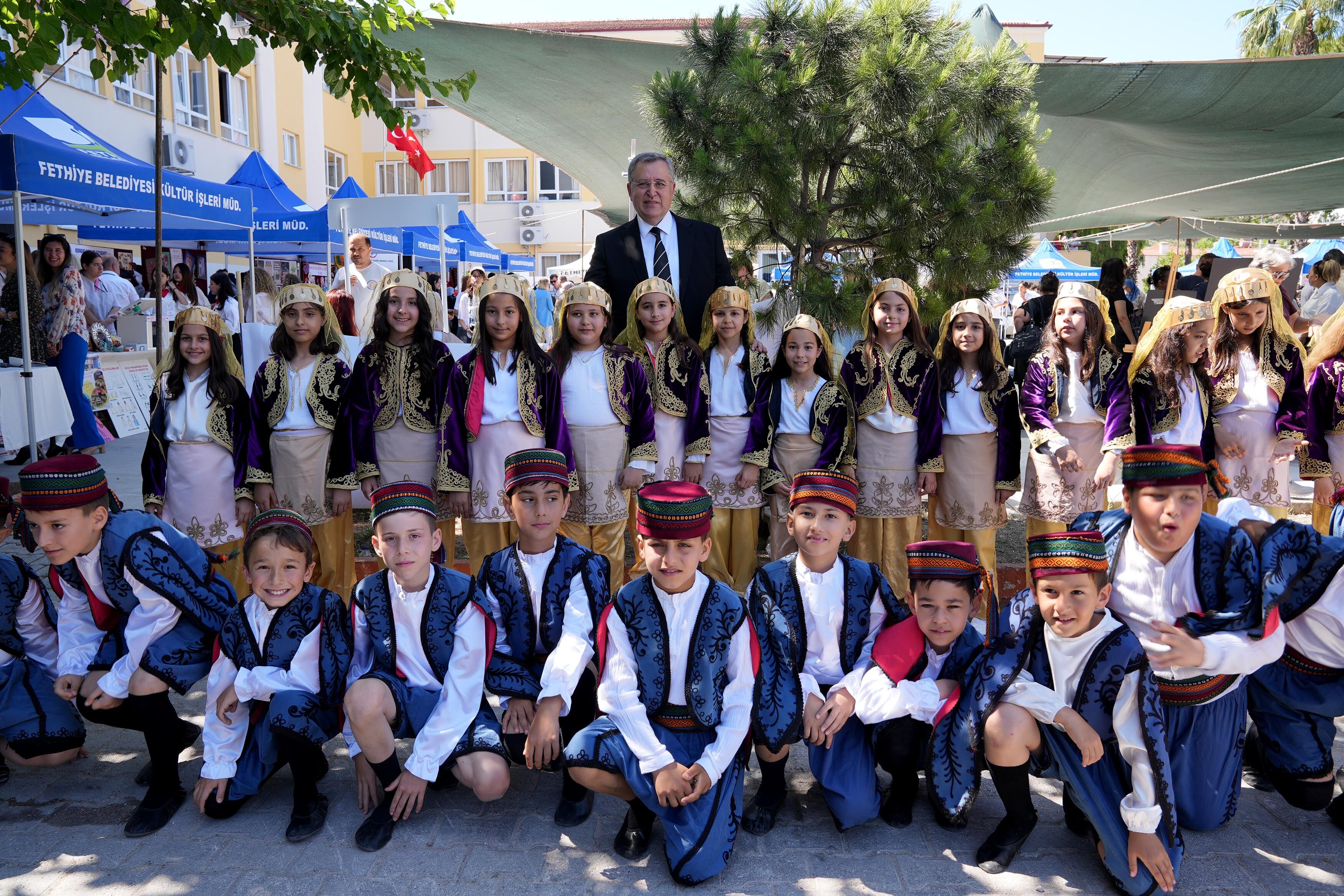 Başkan Çıralı, Fethiye Mesleki Eğitim Fuarı’nda Öğrencilerle Buluştu