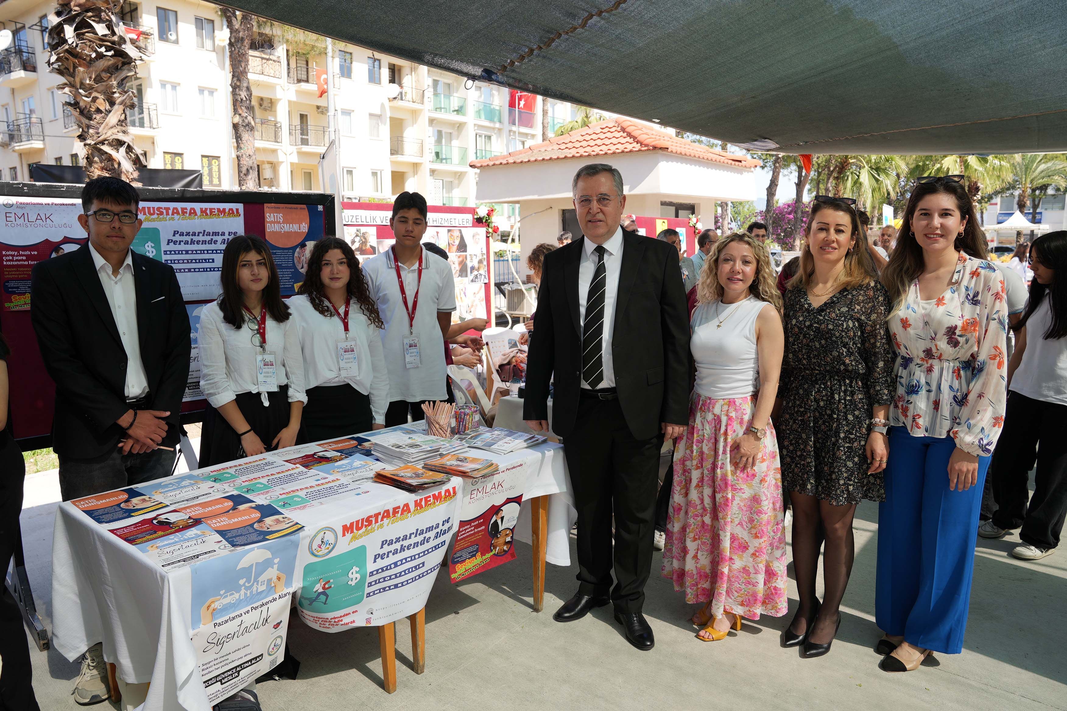 Başkan Çıralı, Fethiye Mesleki Eğitim Fuarı’nda Öğrencilerle Buluştu