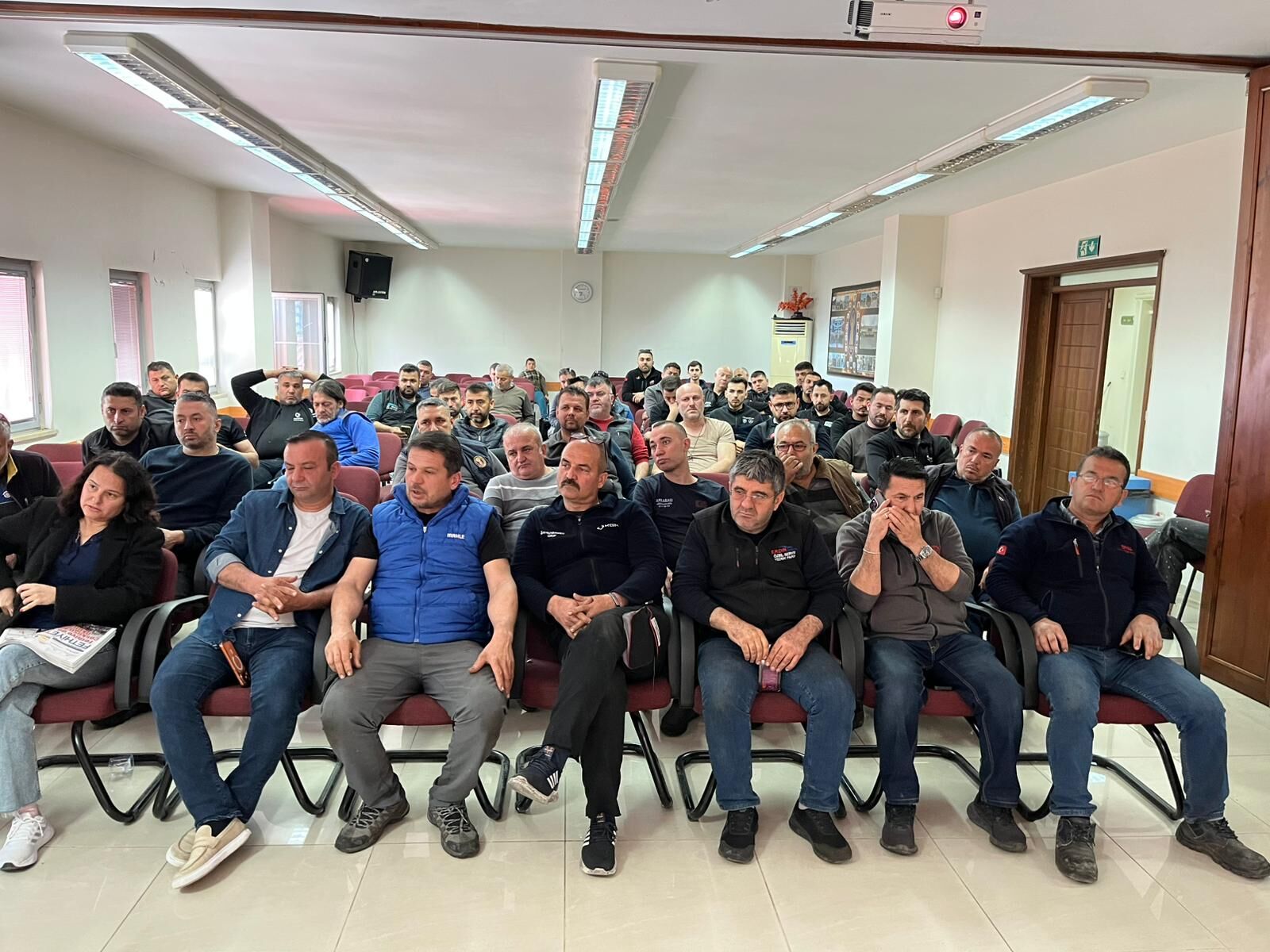 Başkan Demirtaş, “Oto Tamir, Oto Servis Ve Oto Bakım Esnafı’’ İle Bir Araya Geldi