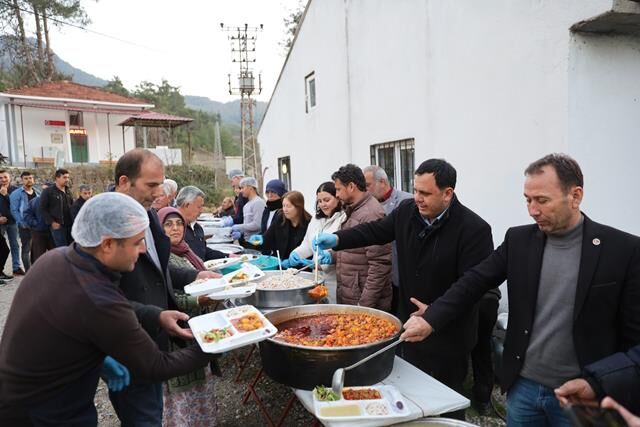 Başkan Durmuş, Vatandaşlarla İftar Sofrasında Buluştu
