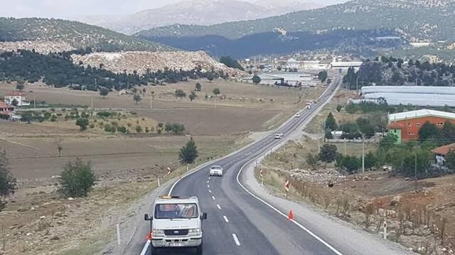Fatma Betül Sayan Kaya, “Seydikemer-Söğüt Yolu ve Karabel Tüneli En Kısa Sürede Hizmete Açılacak”