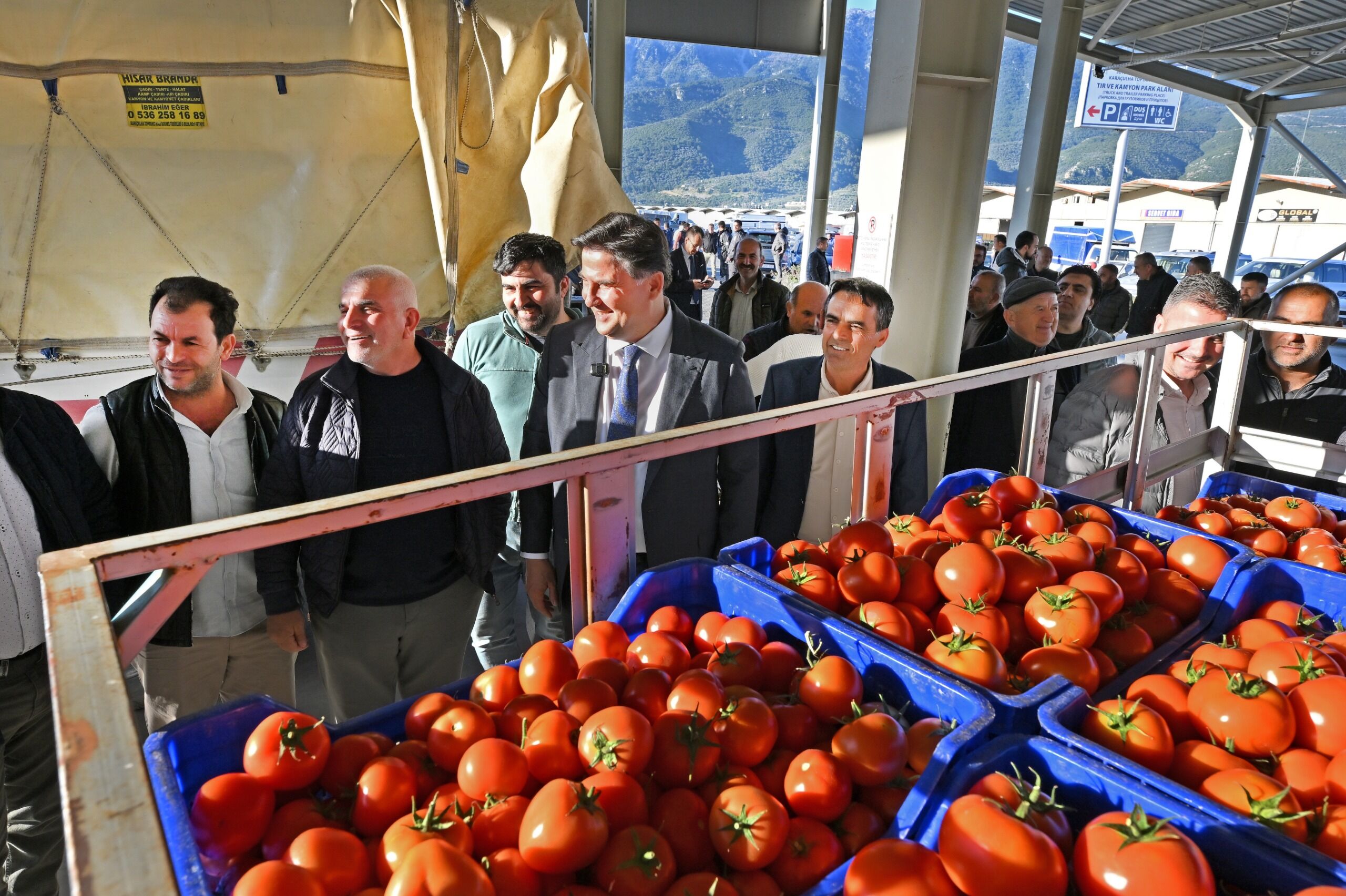 Başkan Karaca’dan Üreticilere Sabah Sürprizi