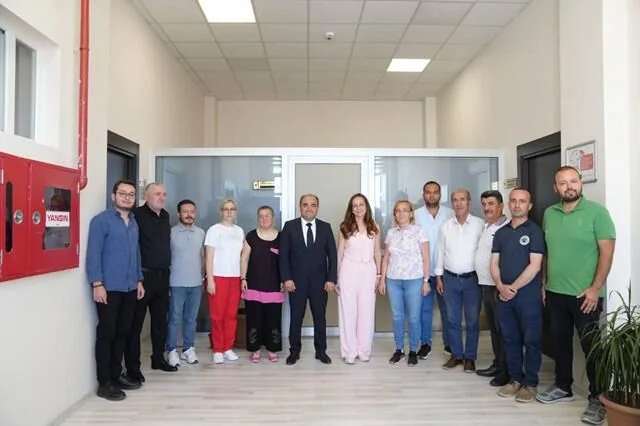 Başkan Önder Akdenizli, Bayram Öncesi Mesai Arkadaşlarıyla Bayramlaştı