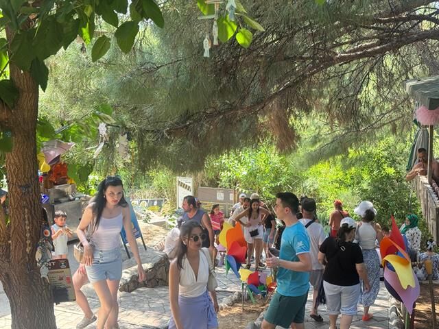 Bayramda Gizlikent Şelalesi’ne Ziyaretçi Akını