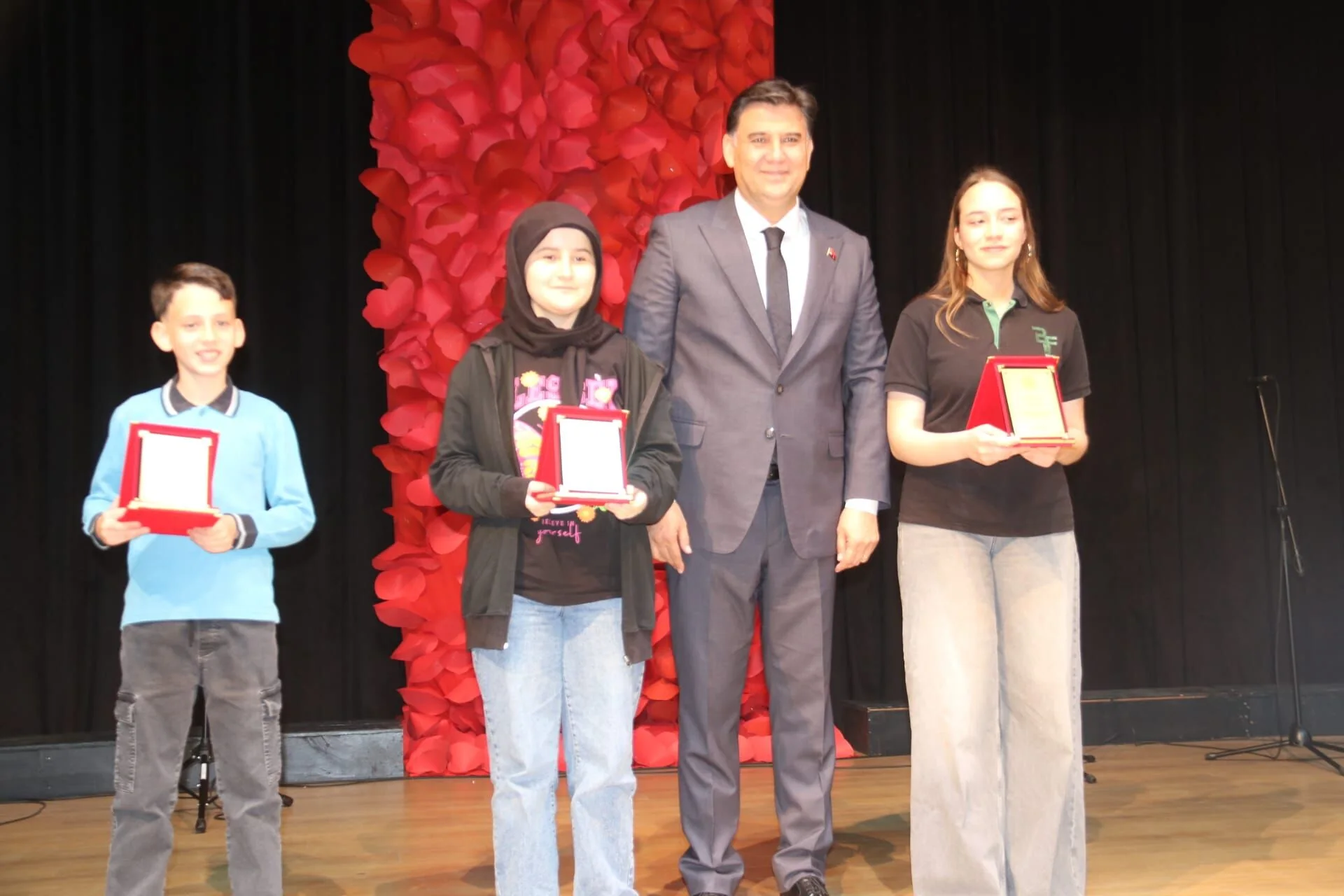 ‘Bir Hürriyet Türküsü’ Duygusal Anlar Yaşattı