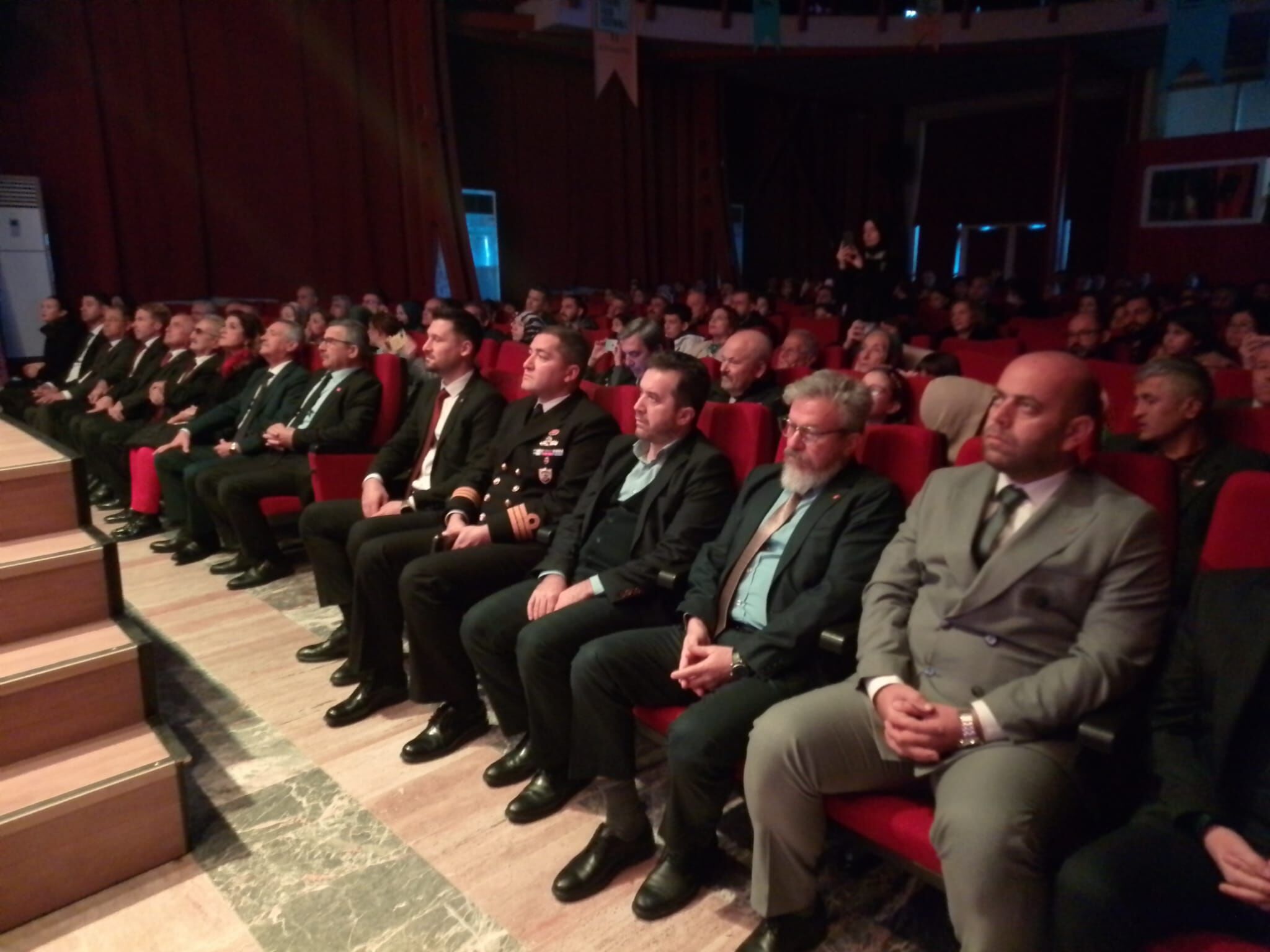 ‘Bir Türküdür Öğretmen’ İsimli Program Ayakta Alkışlandı