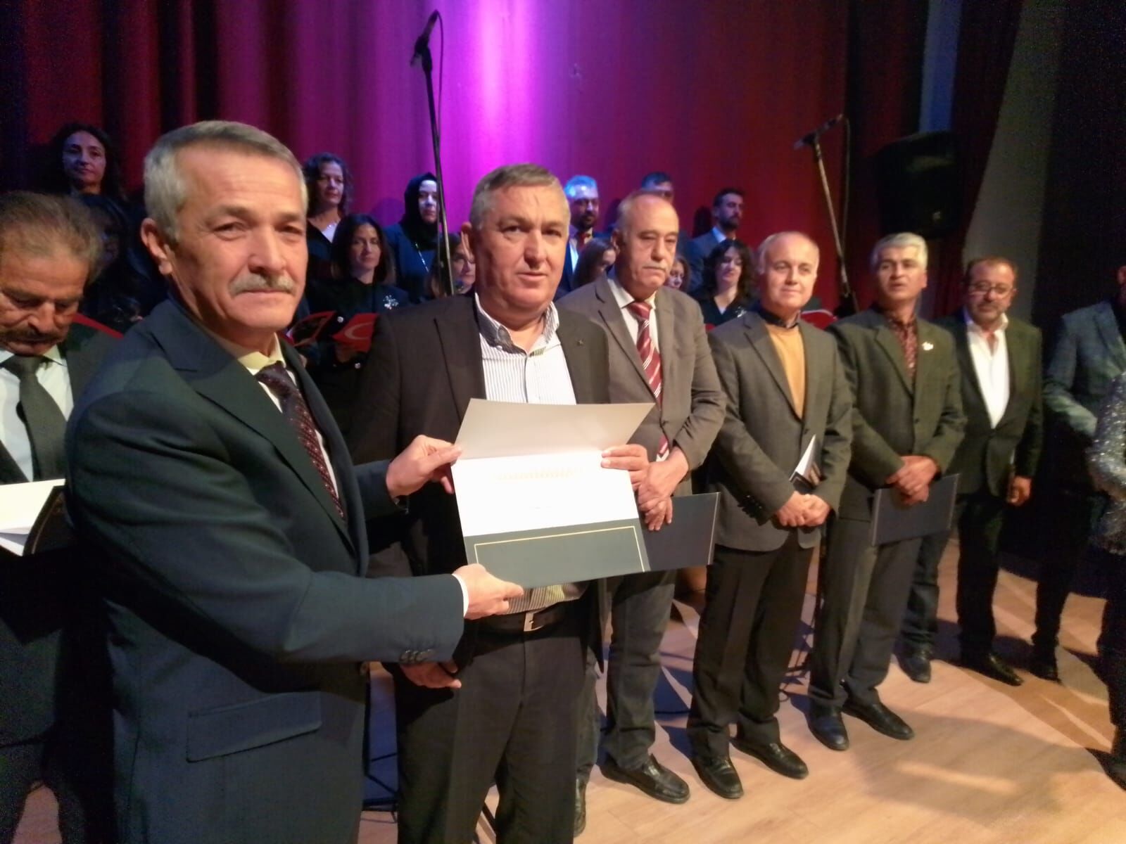 ‘Bir Türküdür Öğretmen’ İsimli Program Ayakta Alkışlandı