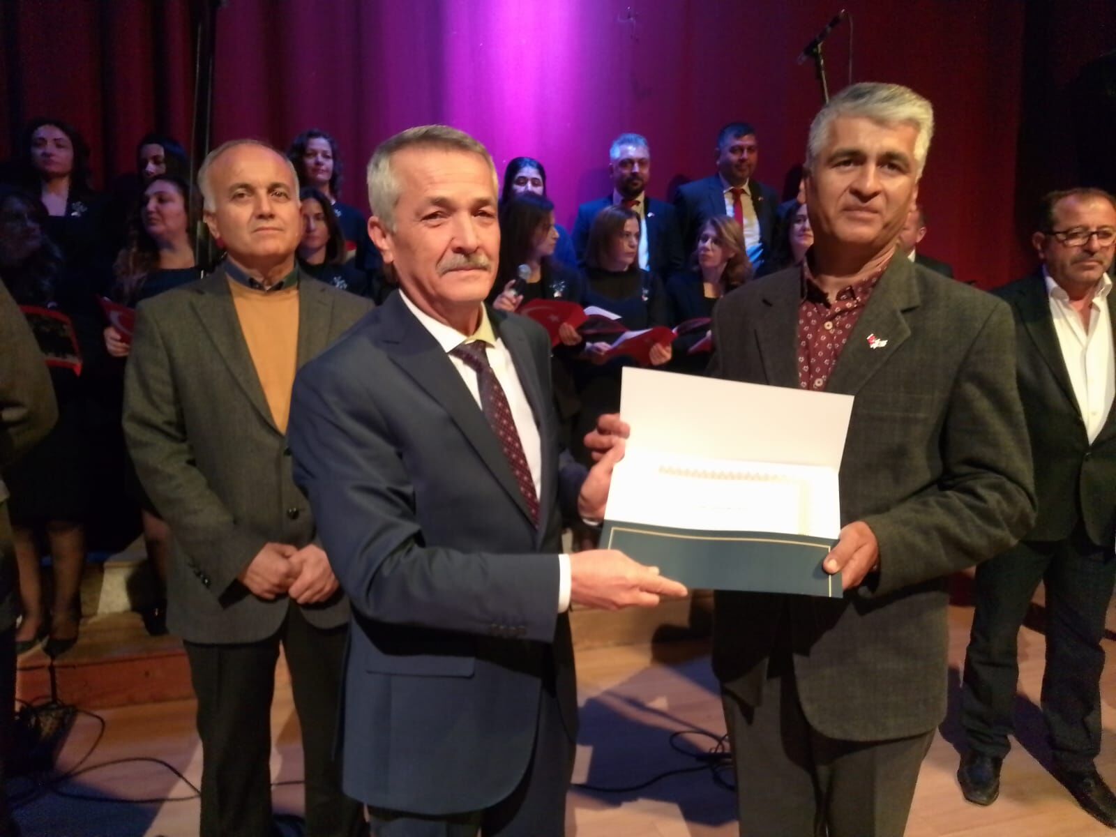 ‘Bir Türküdür Öğretmen’ İsimli Program Ayakta Alkışlandı