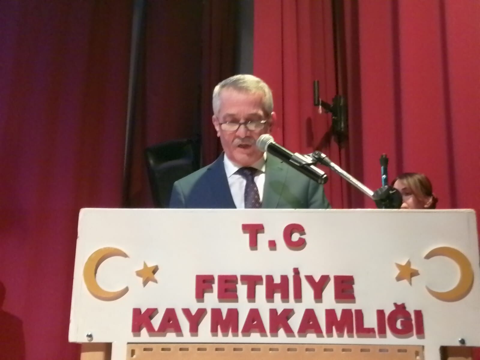 ‘Bir Türküdür Öğretmen’ İsimli Program Ayakta Alkışlandı