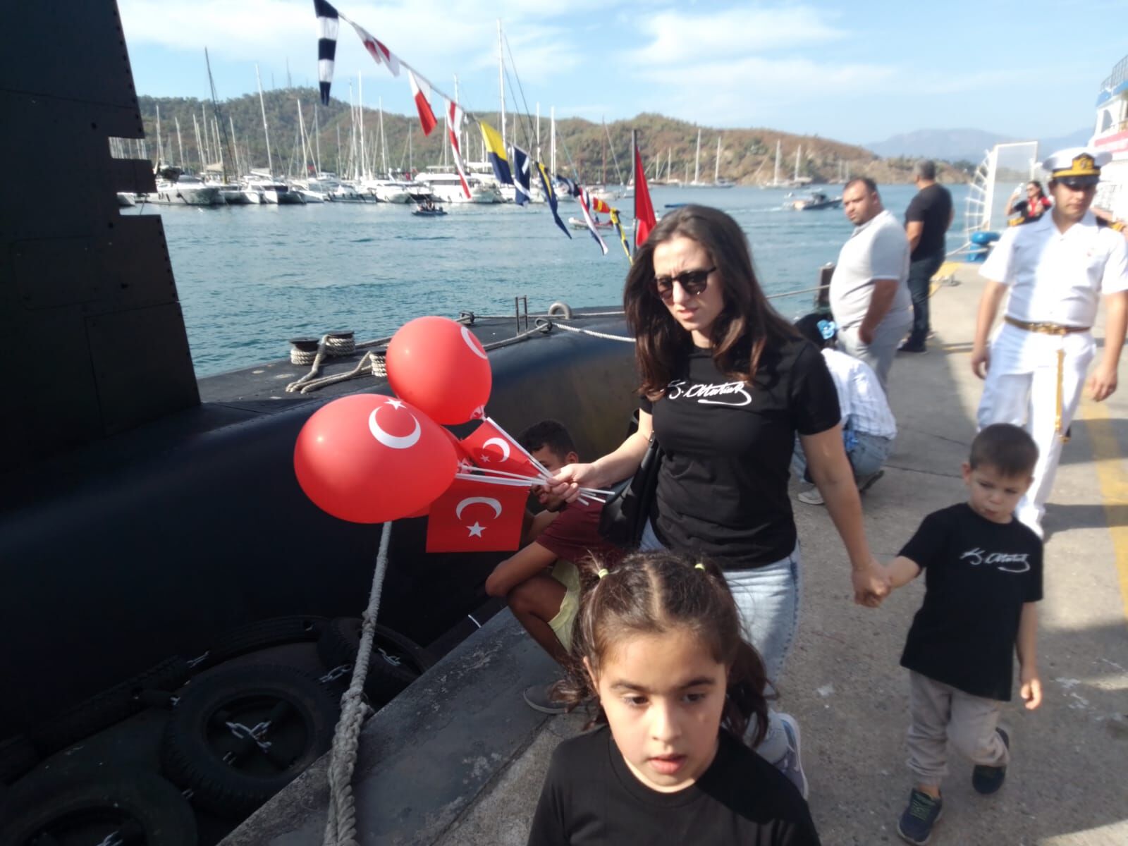 Burakreis Denizaltısı Ve Sahil Güvenlik Botuna Fethiye’de Büyük İlgi