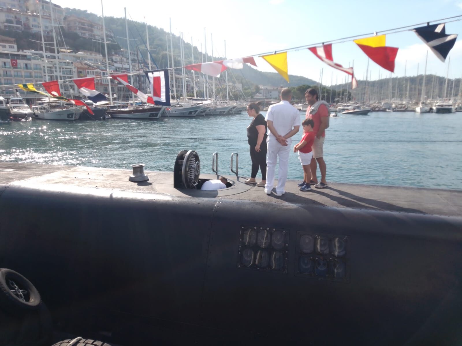 Burakreis Denizaltısı Ve Sahil Güvenlik Botuna Fethiye’de Büyük İlgi