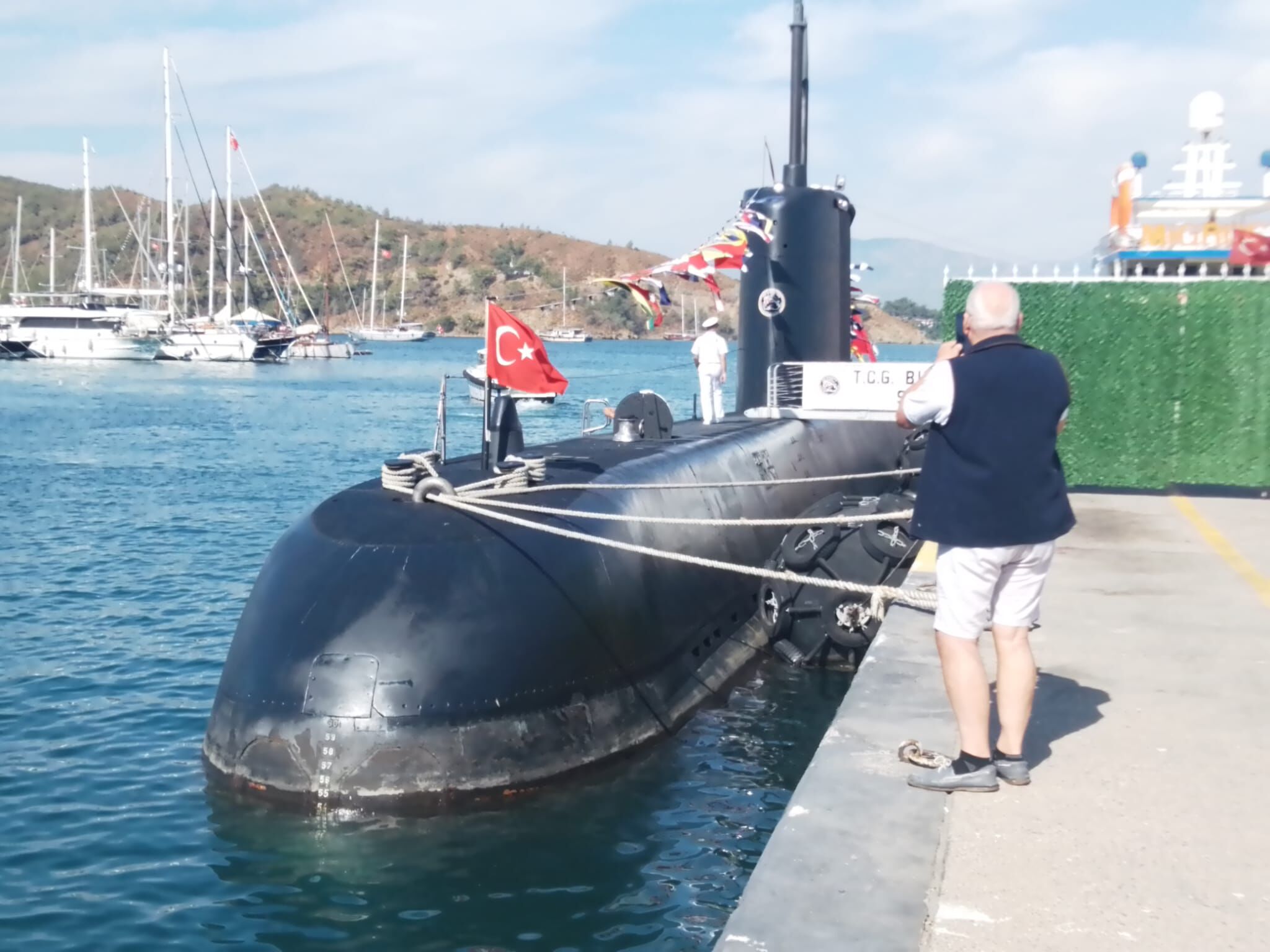 Burakreis Denizaltısı Ve Sahil Güvenlik Botuna Fethiye’de Büyük İlgi