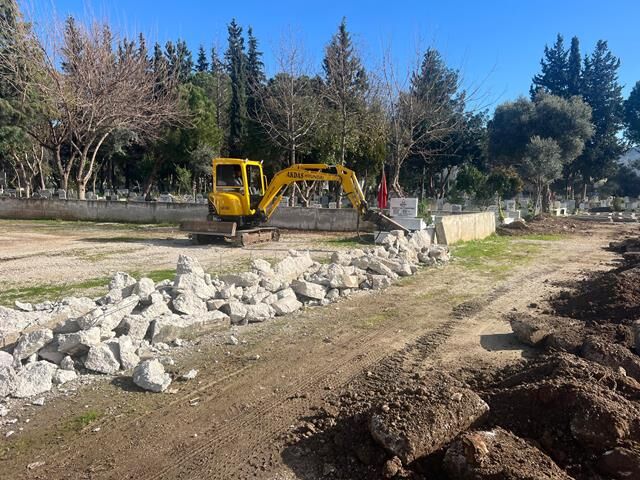 Büyükşehir’den 12 İlçede Mezarlıklarda 51 Milyon TL’lik Çalışma