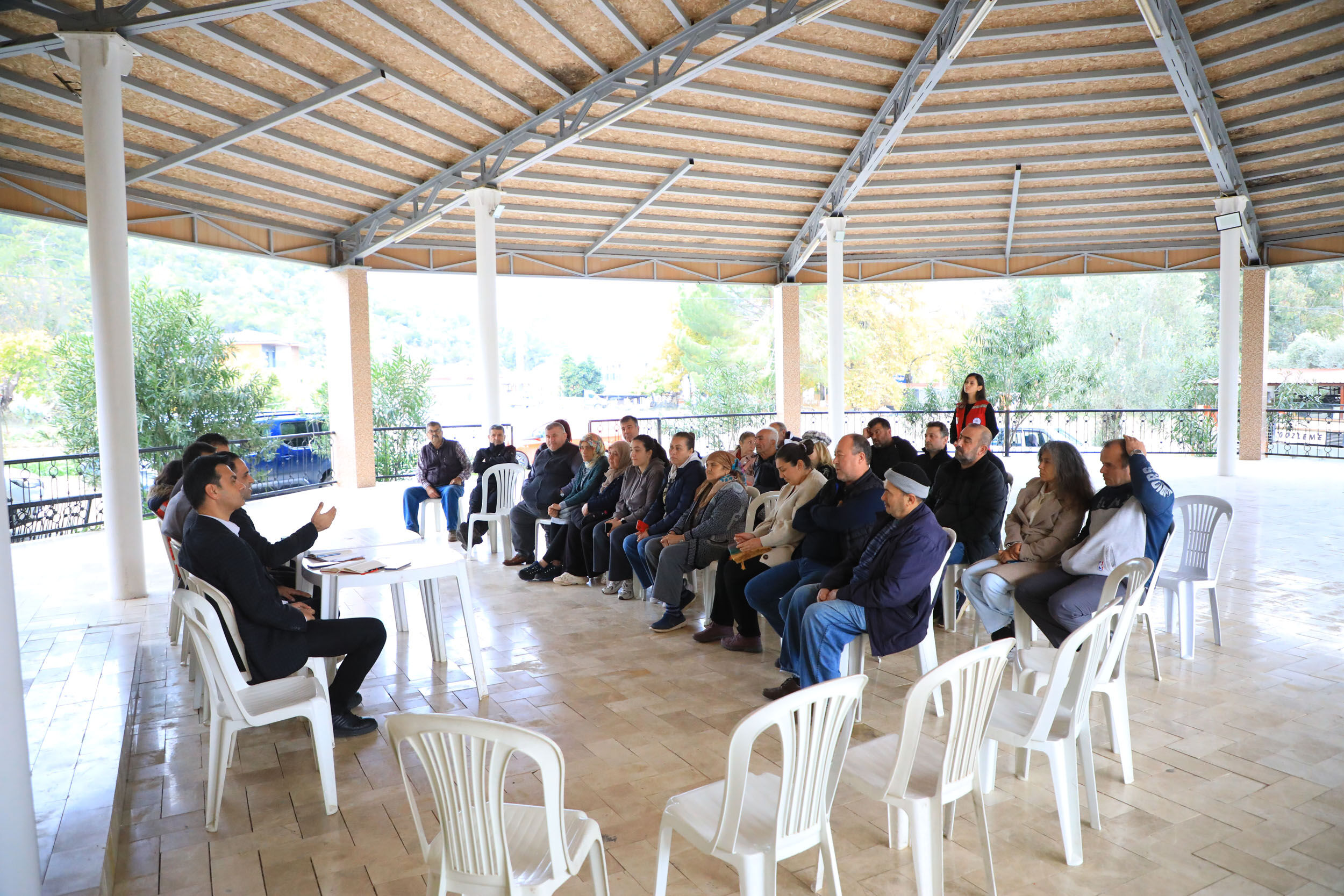 Seydikemer’de 3 Bin 300 Dut Fidanı Dikildi