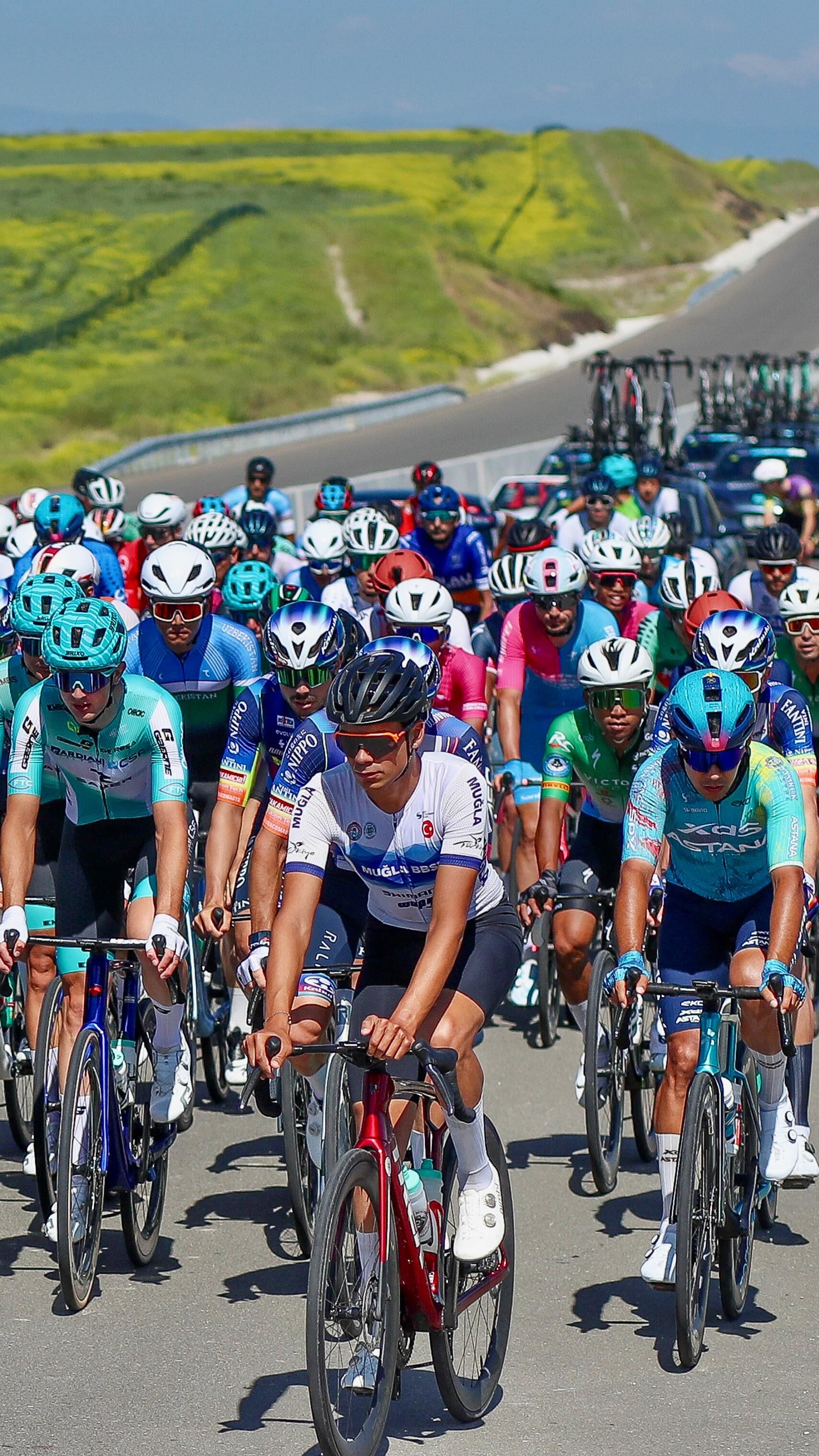 Büyükşehir’in Pedalları Azerbaycan’da Zirve Mücadelesi Verdi