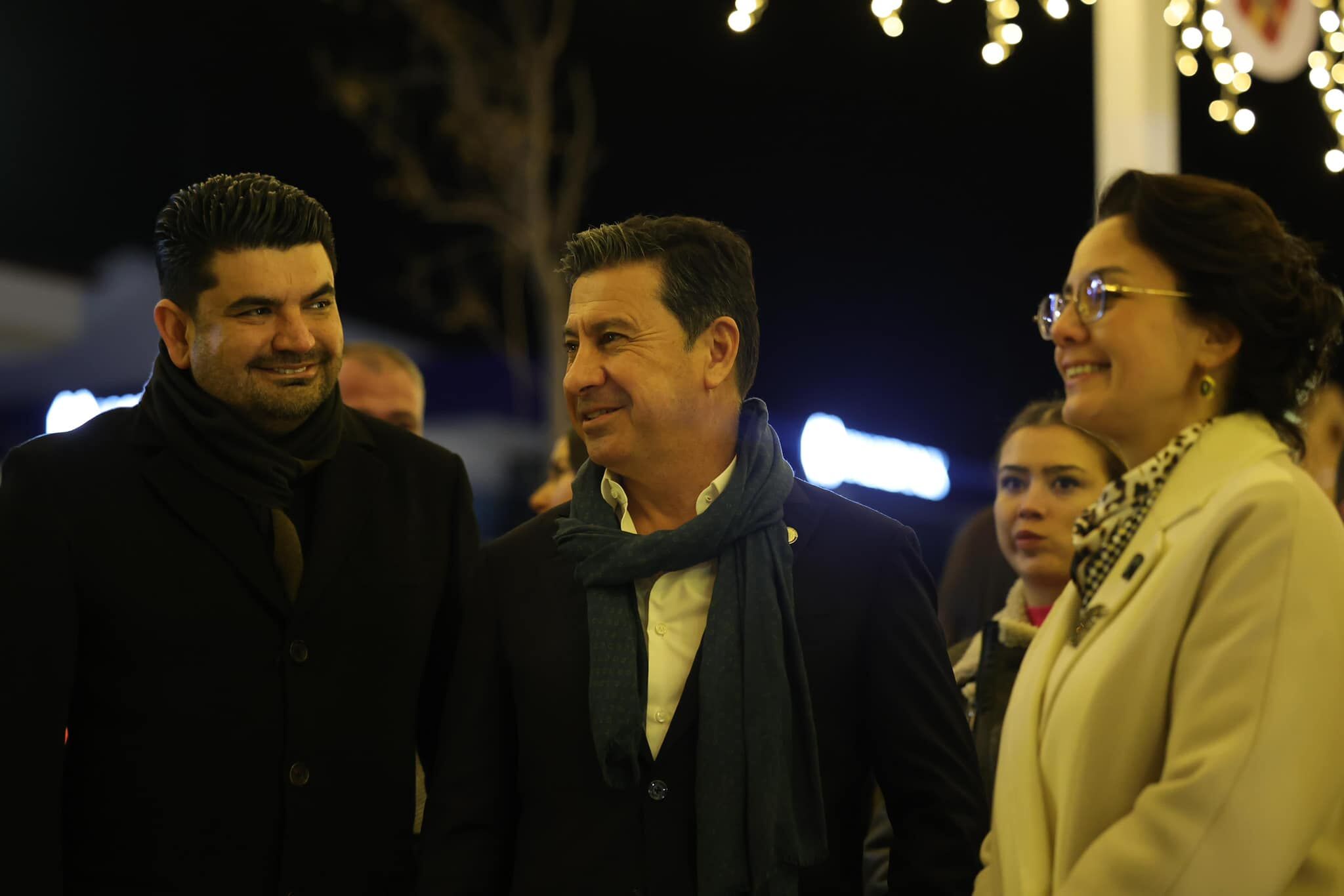 Buz Gibi Havada Sımsıcak Yılbaşı Kutlaması