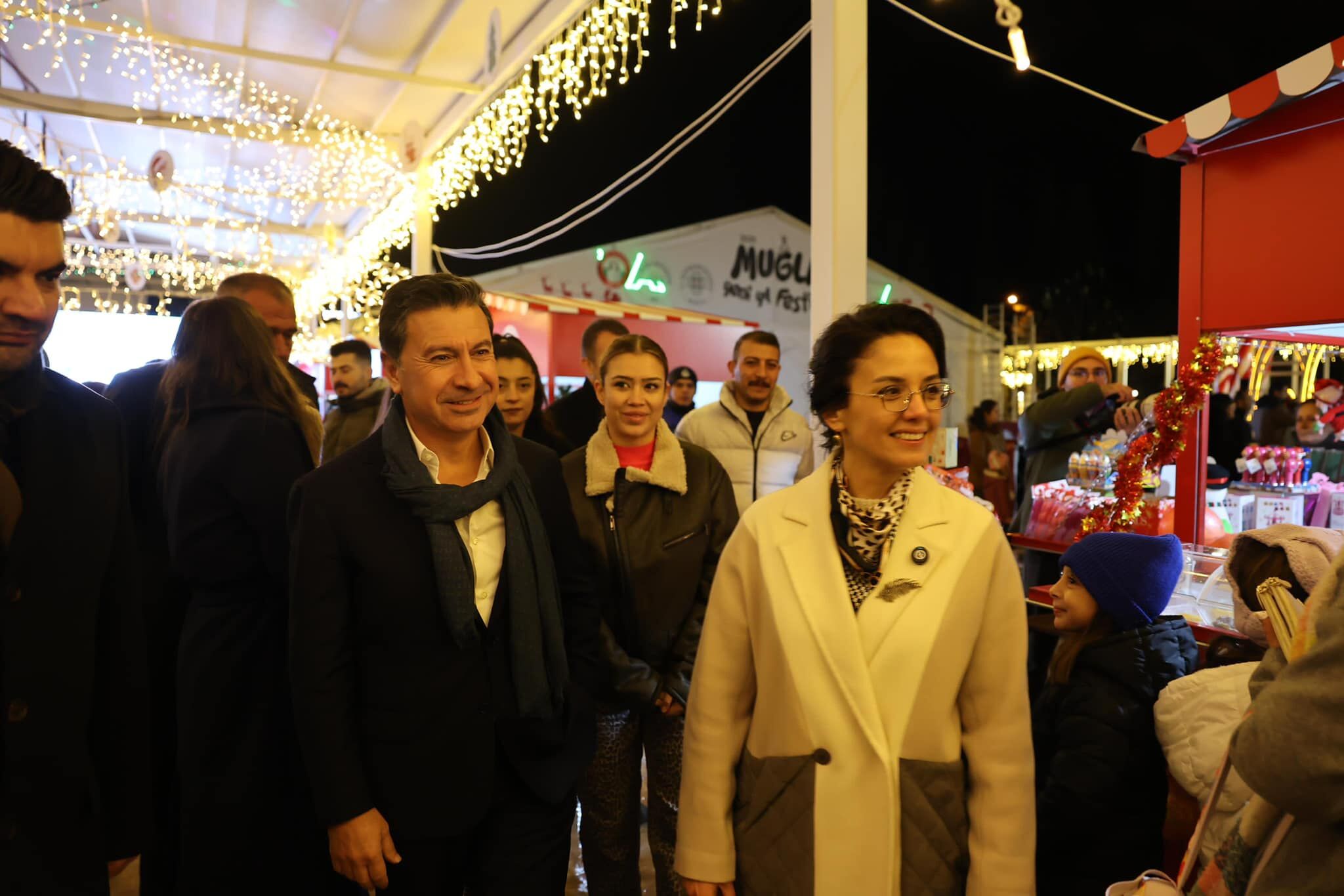 Buz Gibi Havada Sımsıcak Yılbaşı Kutlaması