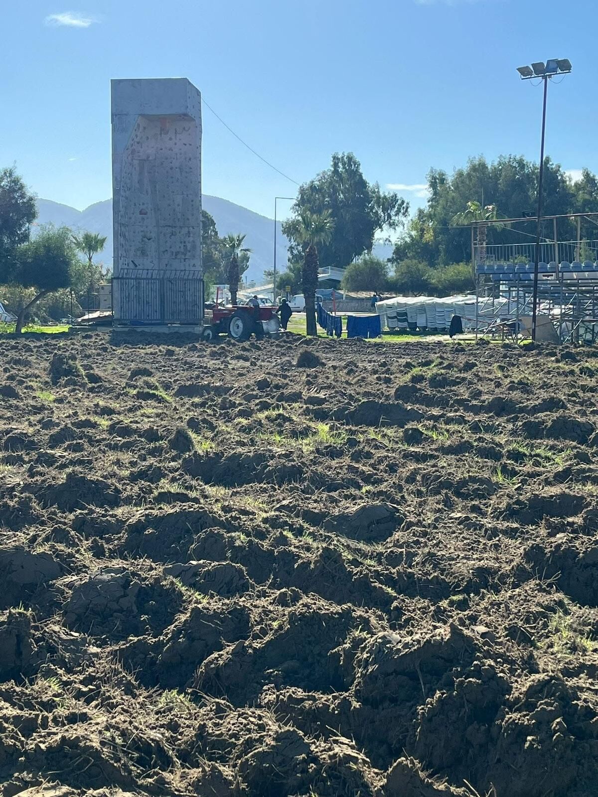 Çalış Plaj Sporları Tesisi’nde Yenileme Çalışmaları Başladı