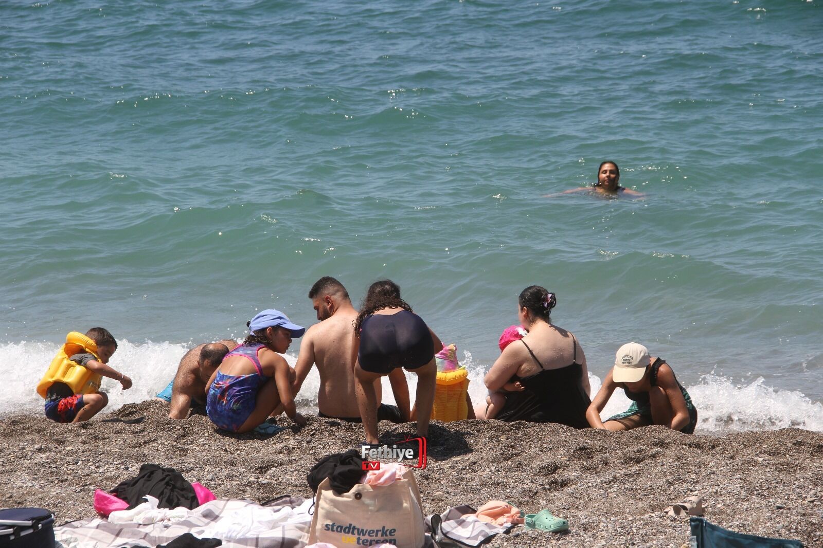 Çalış Plaj’ında Yerli Ve Yabancı Turist Yoğunluğu Yaşandı