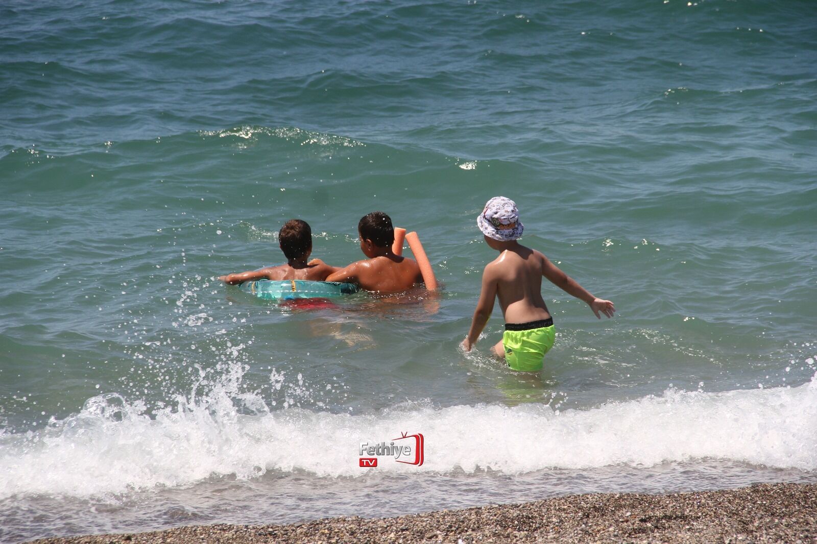 Çalış Plaj’ında Yerli Ve Yabancı Turist Yoğunluğu Yaşandı