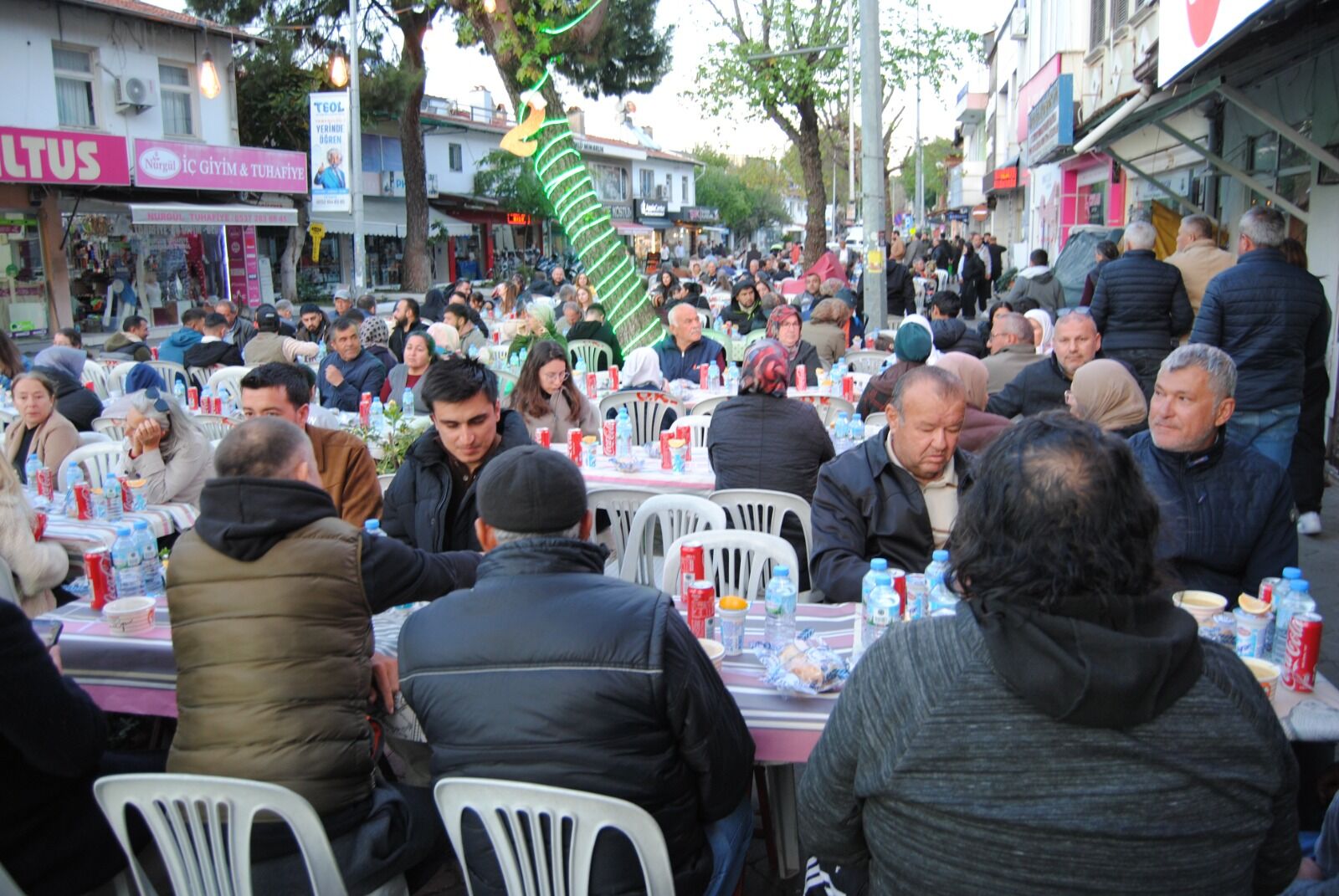Çarşı’daki Gönül Sofrasına Büyük İlgi Oldu
