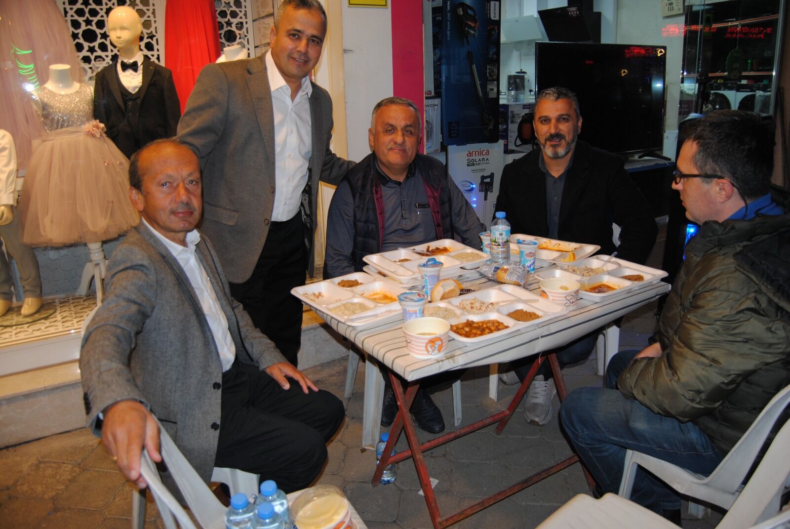 Çarşı’daki Gönül Sofrasına Büyük İlgi Oldu