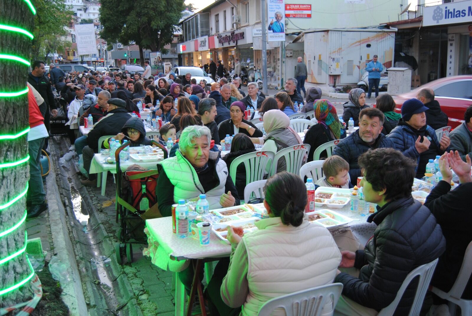 Çarşı’daki Gönül Sofrasına Büyük İlgi Oldu