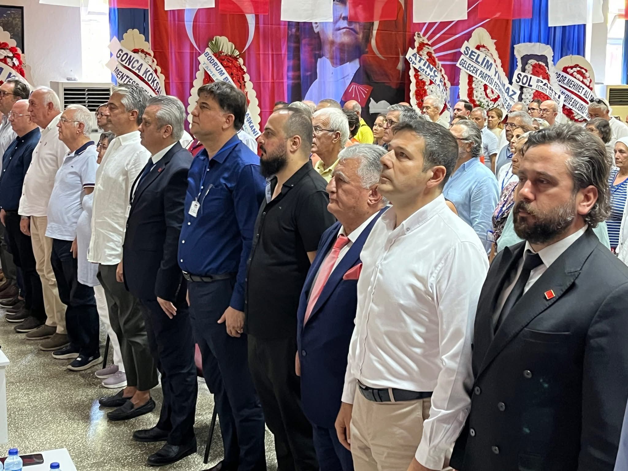CHP Fethiye’de Başkan Koyuncu Güven Tazeledi