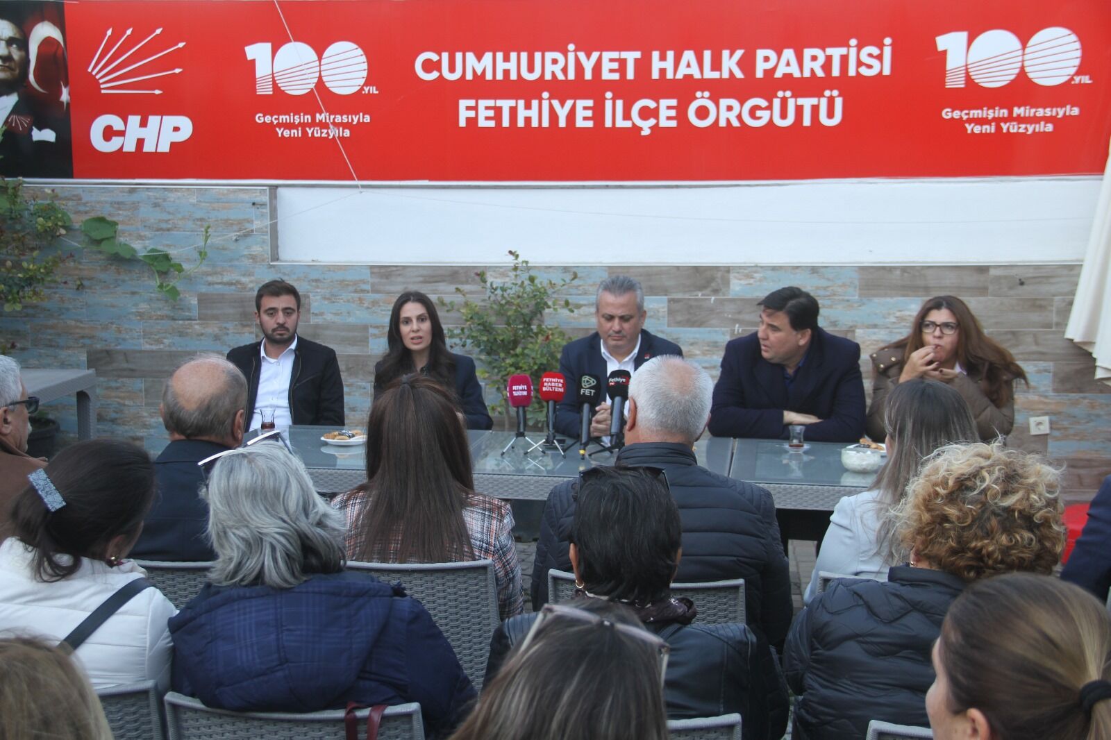 CHP Fethiye'de Halk Günü Toplantısı Düzenledi