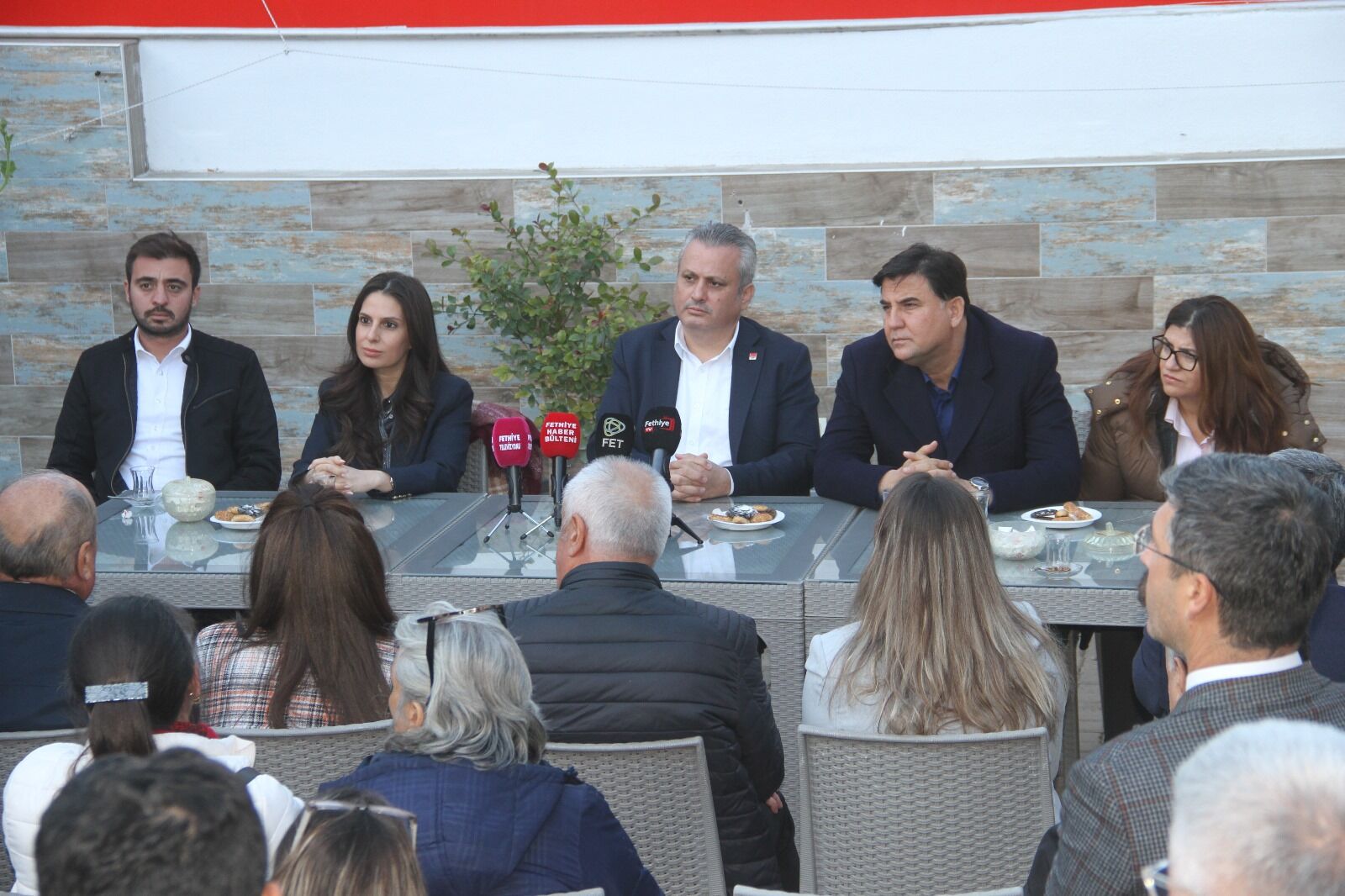 CHP Fethiye'de Halk Günü Toplantısı Düzenledi