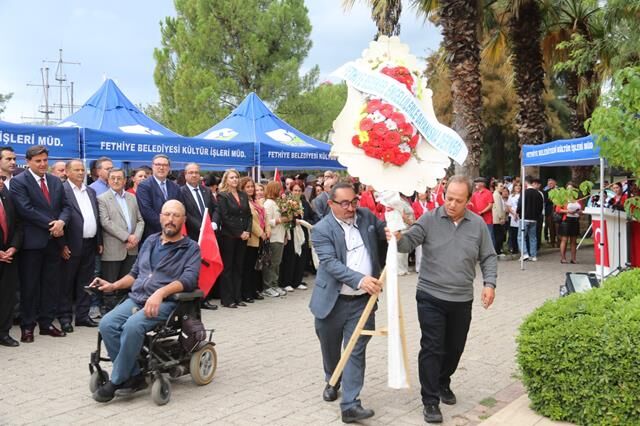 CHP Fethiye’den Cumhuriyet Meydanı’nda Alternatif Çelenk Töreni