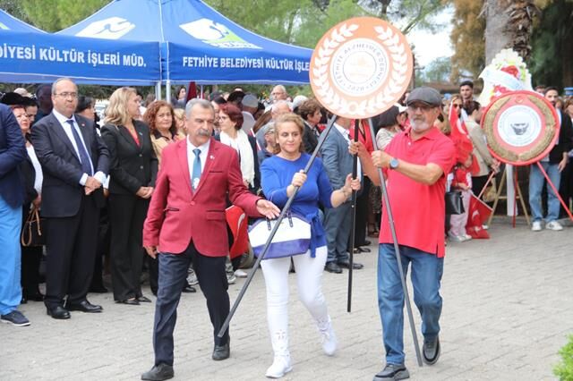CHP Fethiye’den Cumhuriyet Meydanı’nda Alternatif Çelenk Töreni