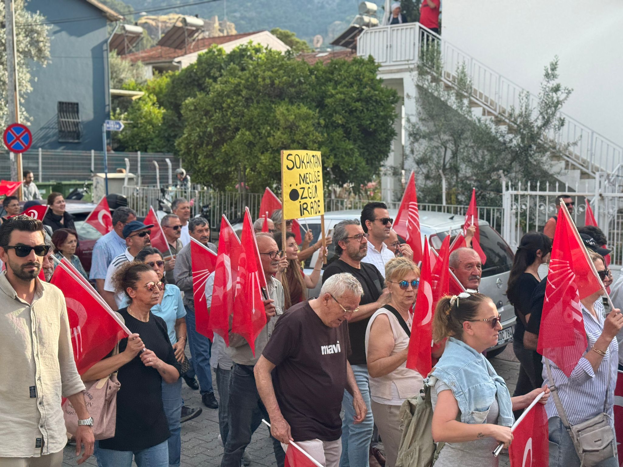 CHP Fethiye’den “Mutlak Butlan” Kararına Tepki Yürüyüşü