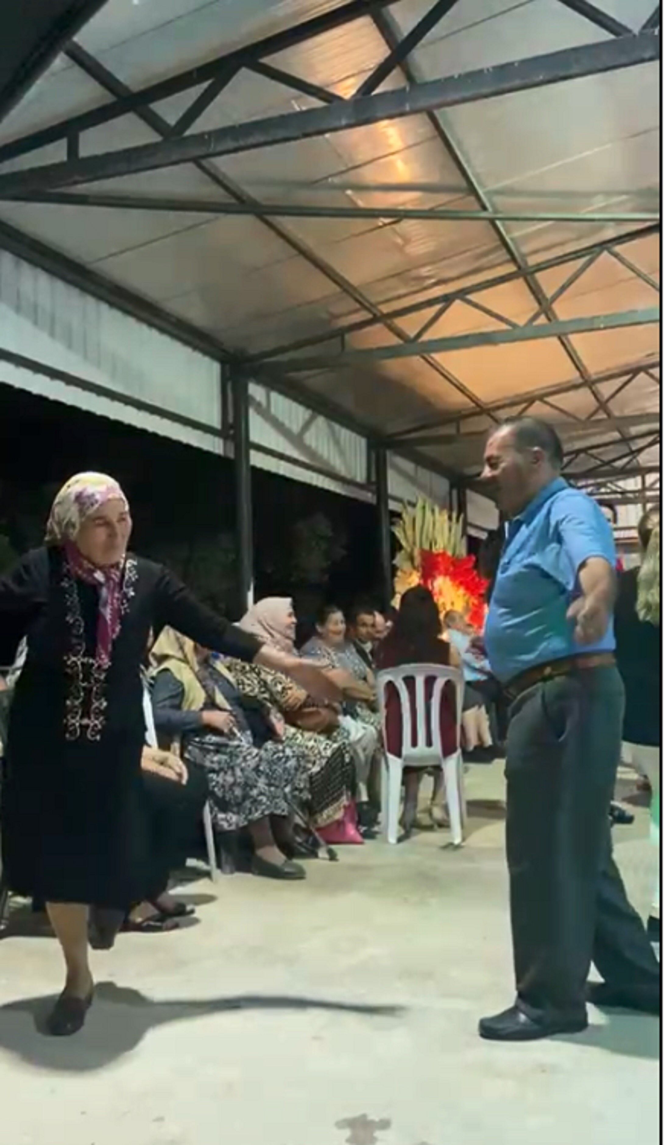 Çift, Oyunları İle Sosyal Medyada Gündem Oldu