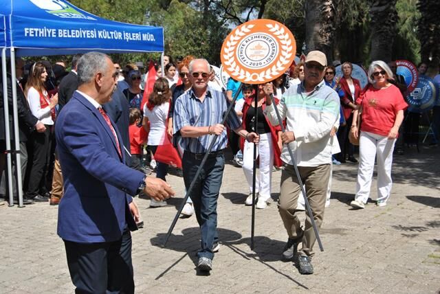 Cumhuriyet Meydanı'nda Çelenk Sunma Töreni Gerçekleştirildi