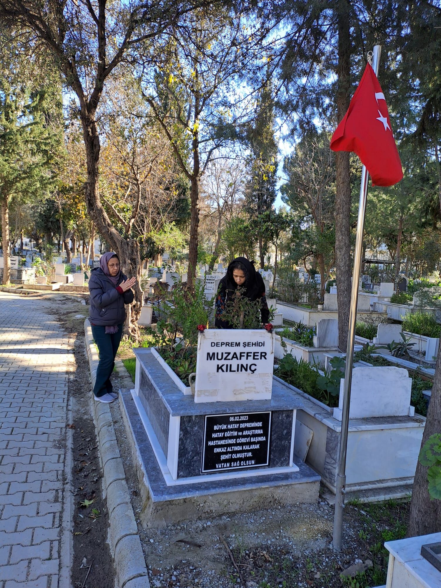 Deprem Şehidi Fethiye’deki Mezarında Anıldı