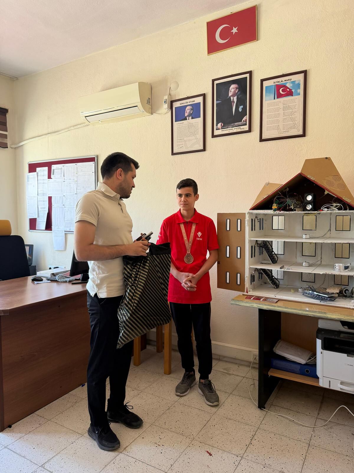 ED Spor Akademi’den Türkiye Derecesi Elde Eden Güneşli Ortaokulu Öğrencilerine Ödül ve Spor Bursu