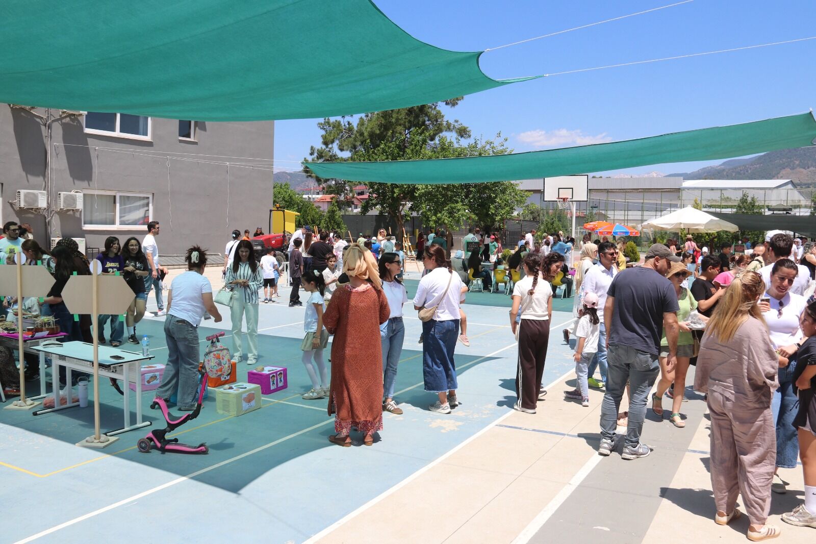 Egebil’de Çocuklar “Toprak Fest”te Köy Yaşamını Deneyimledi
