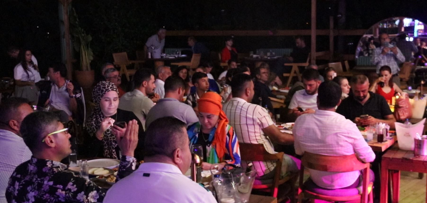 Hayal Kahvesi Fethiye’de Hakkı Bulut Sahne Aldı